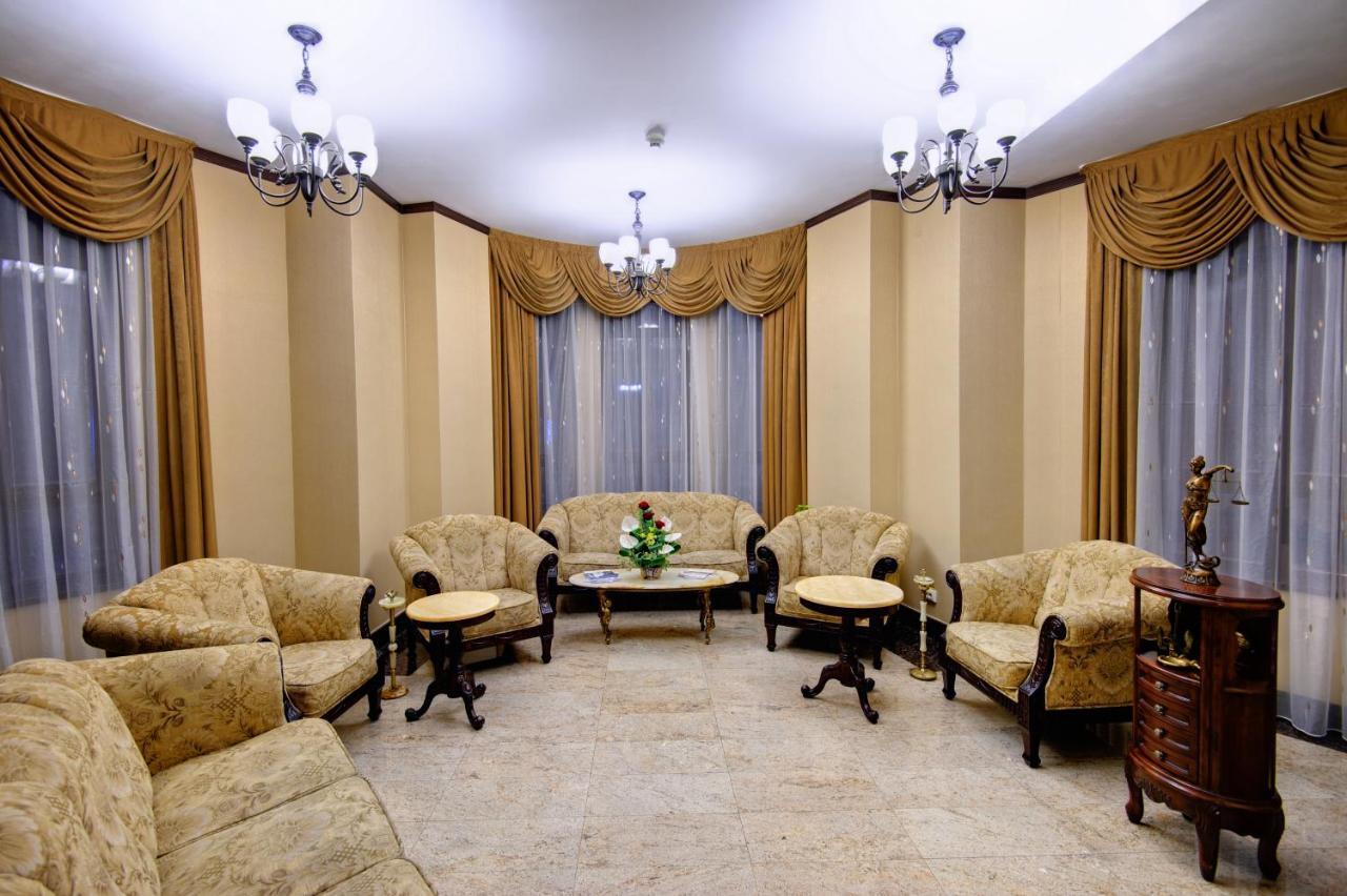 Carol Hotel 4*