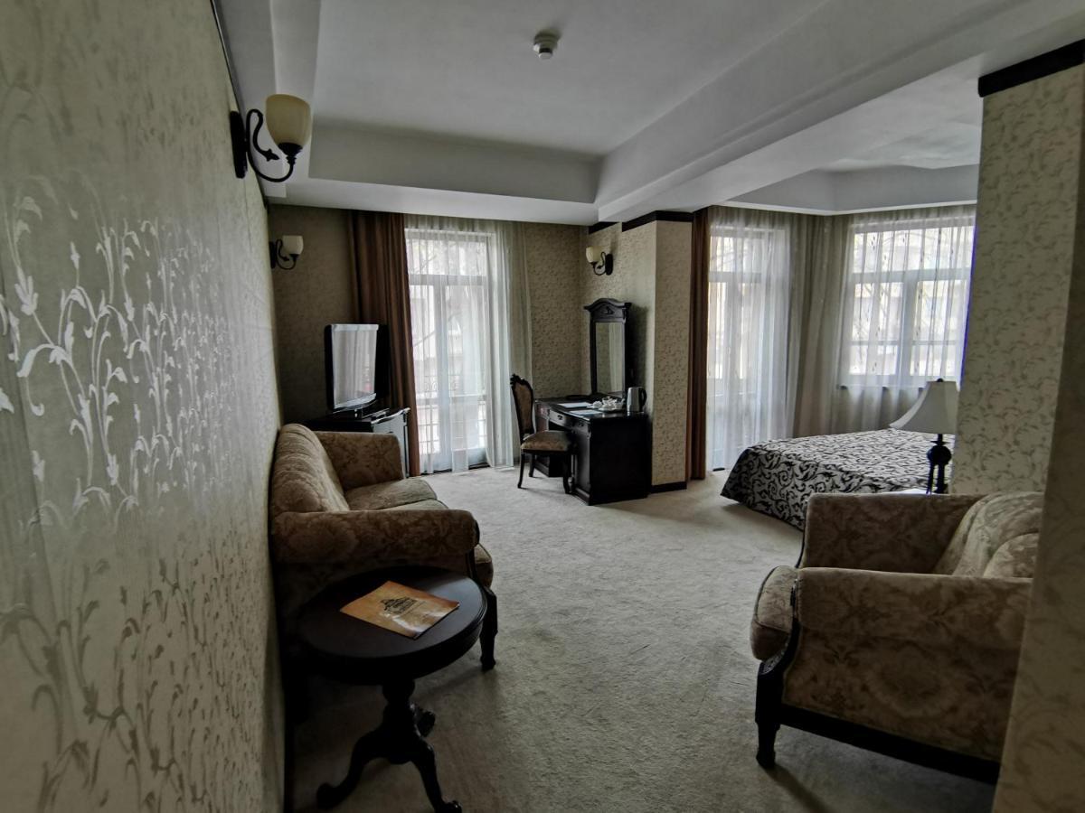 Carol Hotel 4*