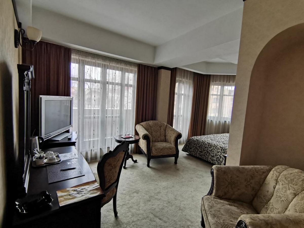 Carol Hotel 4*