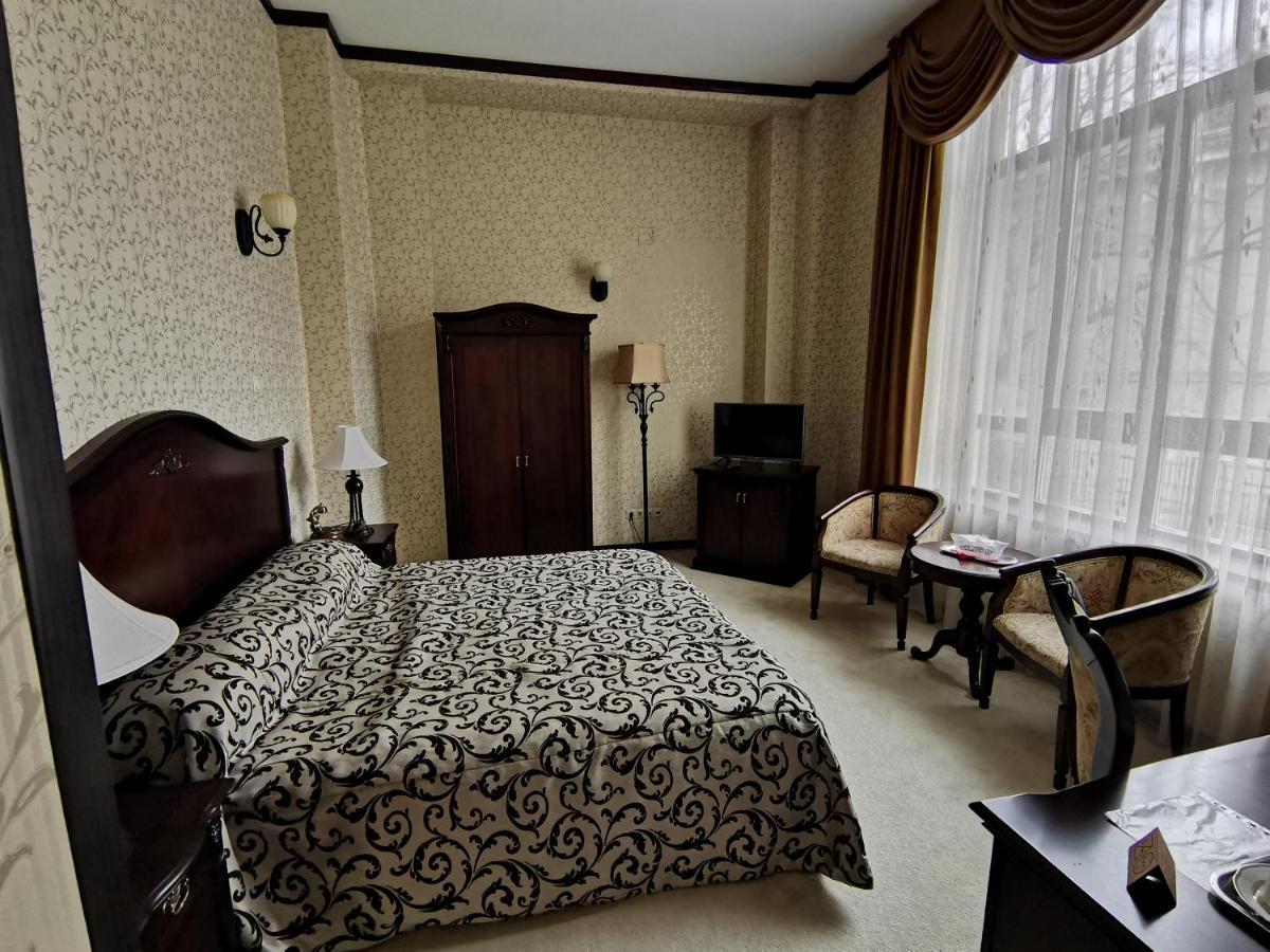Carol Hotel 4*